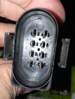 Eberspaecher D5WZ - Jak wysunąć piny w złączu zewnętrznym?