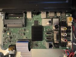 Hauptplatine mit AV-, HDMI- und Komponentenanschlüssen in einem Gerät