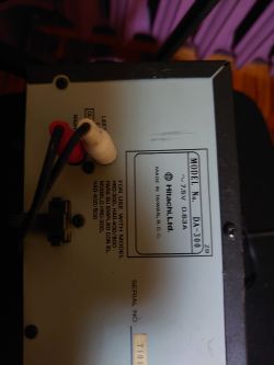 Hitachi DA-300 - Jakie napięcie i piny do zasilania?