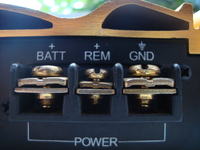 Grzanie się wzmacniacza. Czy może być źle podłączony?