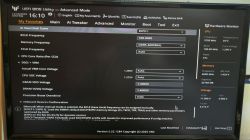 Ekran ustawień BIOS z zaznaczoną opcją Ai Overclock Tuner ustawioną na EXPO I