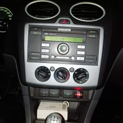 Ford Focus 2005 MK2: Radio 6000CD wyłącza się po wpisaniu kodu