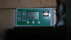 Spadek napięcia w aku 12V po włączeniu światła - panel 50W, regulator 30A