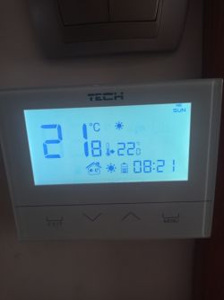 Regulator temperatury TECH - niedogrzewanie podłogówki do zadanej wartości