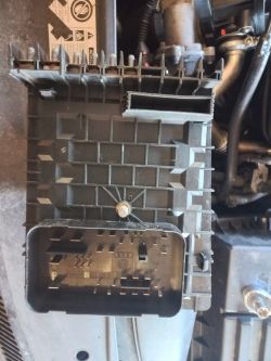 VW Golf VI 1.6TDI - jak sprawdzić wiązkę po błędzie P0685?