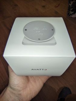 White packaging of Avatto thermometer and hygrometer.