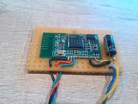 Przenośny głośnik Bluetooth wykonany z trójnika PCV