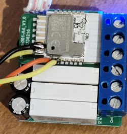 AVATTO WSM16-W4 Relay Module AVATTO WSM16-W4 relay module with visible cable connections and electronic components on the board.