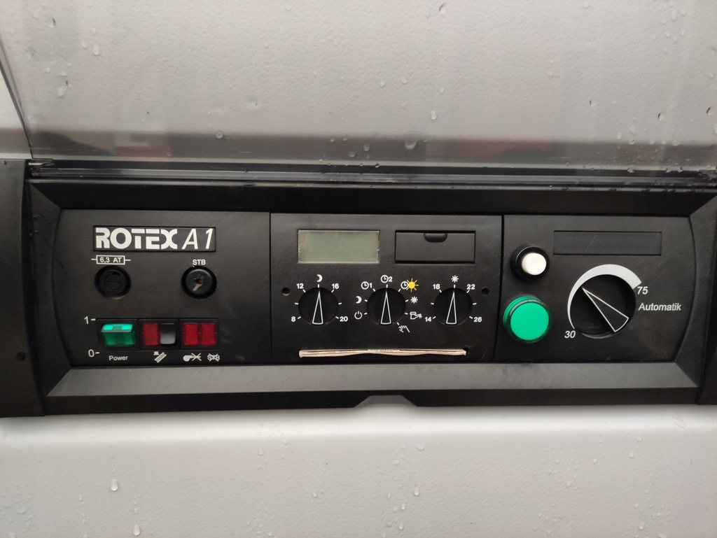 Wnętrze kontrolera kotła Rotex A1, regulator pogodowy Gamma 2B