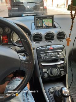 - Kamera cofania Peugeot 308 t7, Czy do tego wyświetlacza można podłączyć kamerę?