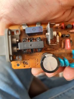 PlayStation 1 SCPH-1002 - jaka cewka w torze zasilania?