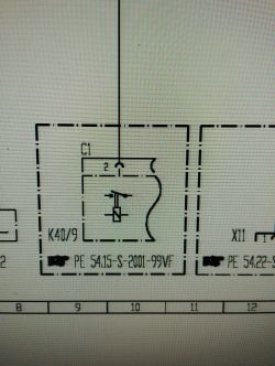 Fragment schematu elektrycznego z oznaczeniami C1, K40/9 i X11 oraz numerami 8–12