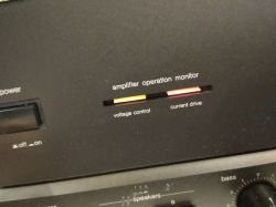 Wnętrze wzmacniacza Technics SU-V660 Wnętrze wzmacniacza Technics SU-V660