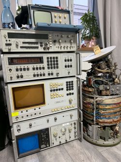 Jak podłączyć generator do analizatora panoramy Р2-73 (R2-73), brak wskazań CRT?