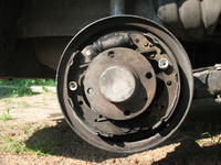 Polo zablokowane koło tylnie.