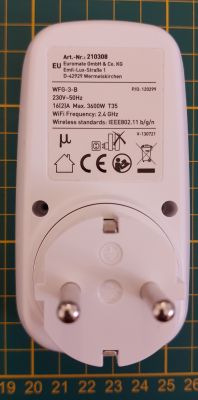 WiFi Smart Plug Schuko with Product Label White WiFi smart plug with Schuko outlet and identification label.
