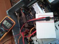 Poradnik, opis - różnica napięć zasilacza w programie a na mierniku.