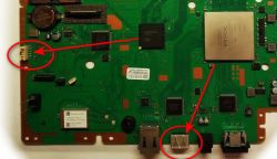 PS3 Slim 3003b zawiesza się i wyłącza przy podnoszeniu tyłu konsoli