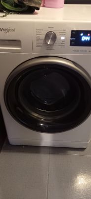 Whirlpool 9 kg z silnikiem indukcyjnym - brudne i częściowo suche pranie, mało wody, duże obroty