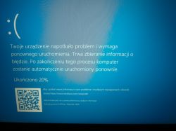 Ekran błędu systemu Windows z komunikatem o problemie technicznym.