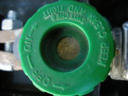 Rozładowywanie akumulatora w Berlingo 1.4 2005 - problem z bezpiecznikiem F4 w BSI