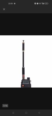 Antena teleskopowa zamontowana na radiu BAOFENG UV-5R.
