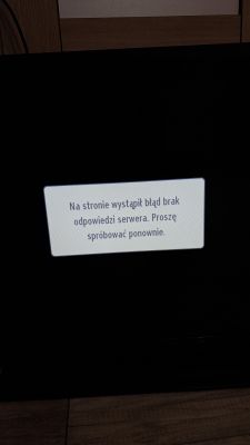 Ekran telewizora Toshiba z komunikatem o błędzie serwera.