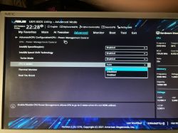 Zdjęcie ekranu BIOS komputera marki ASUS w trybie zaawansowanym.