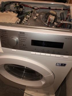 AEG L16850A5 - awaria suszarki, blokady drzwi, wybija bezpiecznik
