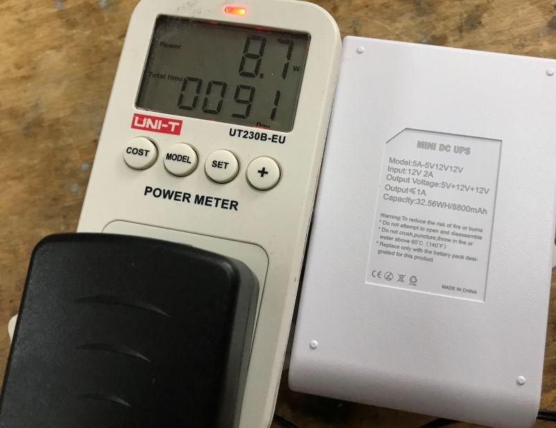 Two tiny UPS for router, camera or Raspberry Pi - capacity test