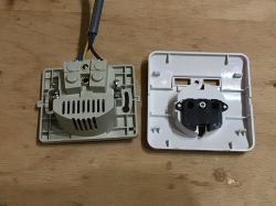 Gniazdo elektryczne z wbudowaną, dwuportową ładowarką USB - mini test + teardown Gniazdo elektryczne z wbudowaną, dwuportową ładowarką USB - mini test + teardown