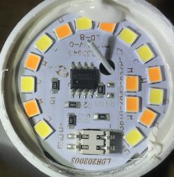 Inteligentna 'żarówka' WOJ14413 WiFi LED CCT - wnętrze, aplikacja, Tasmota