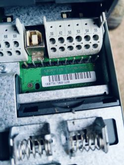 Gdzie dokupić kostkę łączeniową do falownika Danfoss VLT FC302?