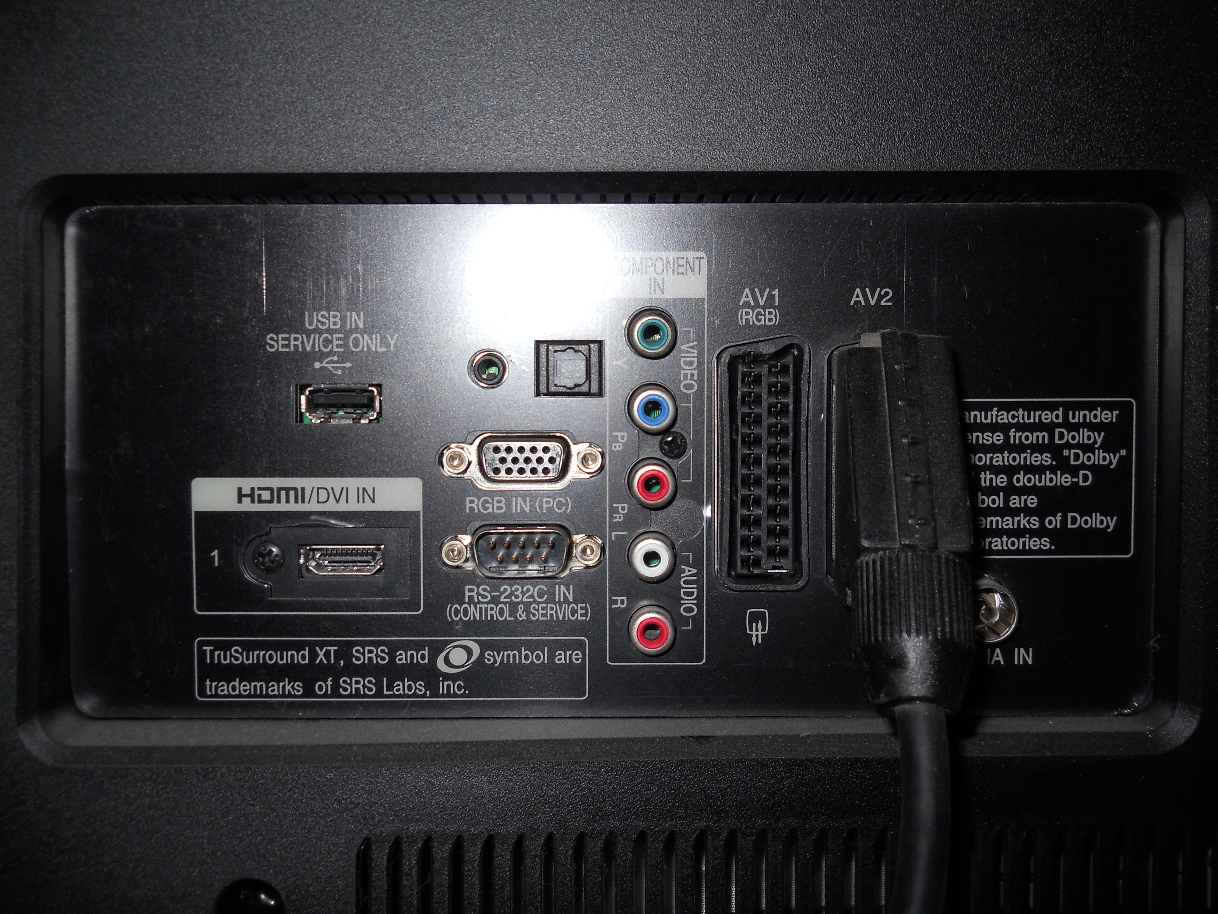 Как подключить телевизор lg. LG 32lh250c разъемы. Разъемы телевизора LG 55lf650. ТВ LG 32 разъемы. Телевизор LG 32lf2510.
