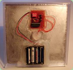 Lampka-piramidka zmieniająca kolory