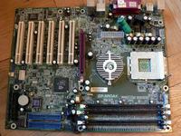 Czy mogę zastąpić kondensatory 1200uF 6,3V na Epox 8KHA+ większymi?