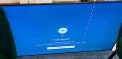 Samsung TV restartuje się, problem z pinami na płycie głównej. Jakie rozwiązanie?