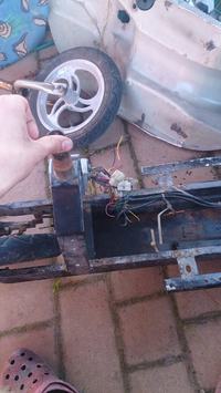 Czy można zamontować silnik od pocketbike'a w e-hulajnodze 200W?