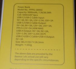 Etykieta specyfikacji powerbanku: model PPPG-1W45C, pojemność 36,5Wh i parametry USB