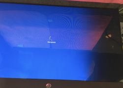 HP 24-xa0053w - Niekompletne podświetlenie matrycy komputera All-in-one