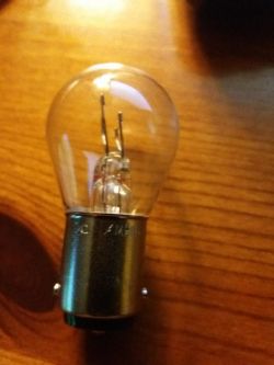 Peugeot 301 - Migające światła STOP, wymiana włącznika i żarówek P25Stop, ciągle świeci prawy STOP