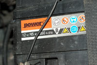 emerytowany prostownik + akumulator