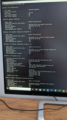 Zrzut ekranu z polecenia ipconfig /all w wierszu polecenia systemu Windows.
