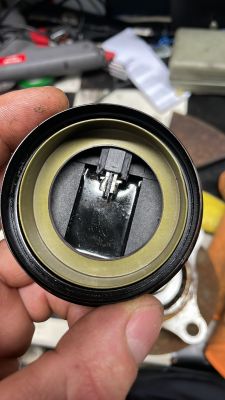 Lexus 450h 2007 - Piasta przednia prawa/lewa zmiana kierunku obrotów dla ABS