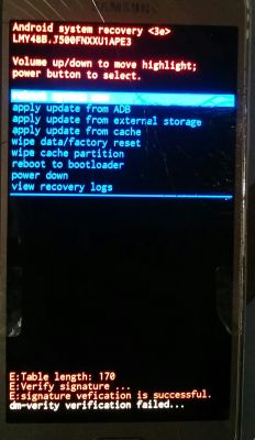 Ekran trybu odzyskiwania systemu Android na telefonie Samsung Galaxy J5.