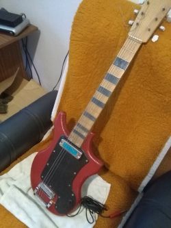 Gitara elekryczna wlasnego pomyslu Gitara elekryczna wlasnego pomyslu
