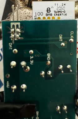 Image of the electronic circuit for flashing the firmware of a 3Stone LED bulb.