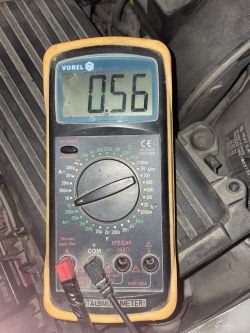 SEAT Toledo 2 2003 - Nieustabilizowany pobór prądu po zamknięciu samochodu