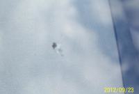 Toyota MRS - Mocny odprysk na szybie po uderzeniu kamienia