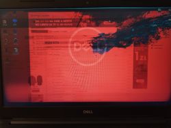 Dell Inspiron 17 series 5000 - na ekranie inne kolory